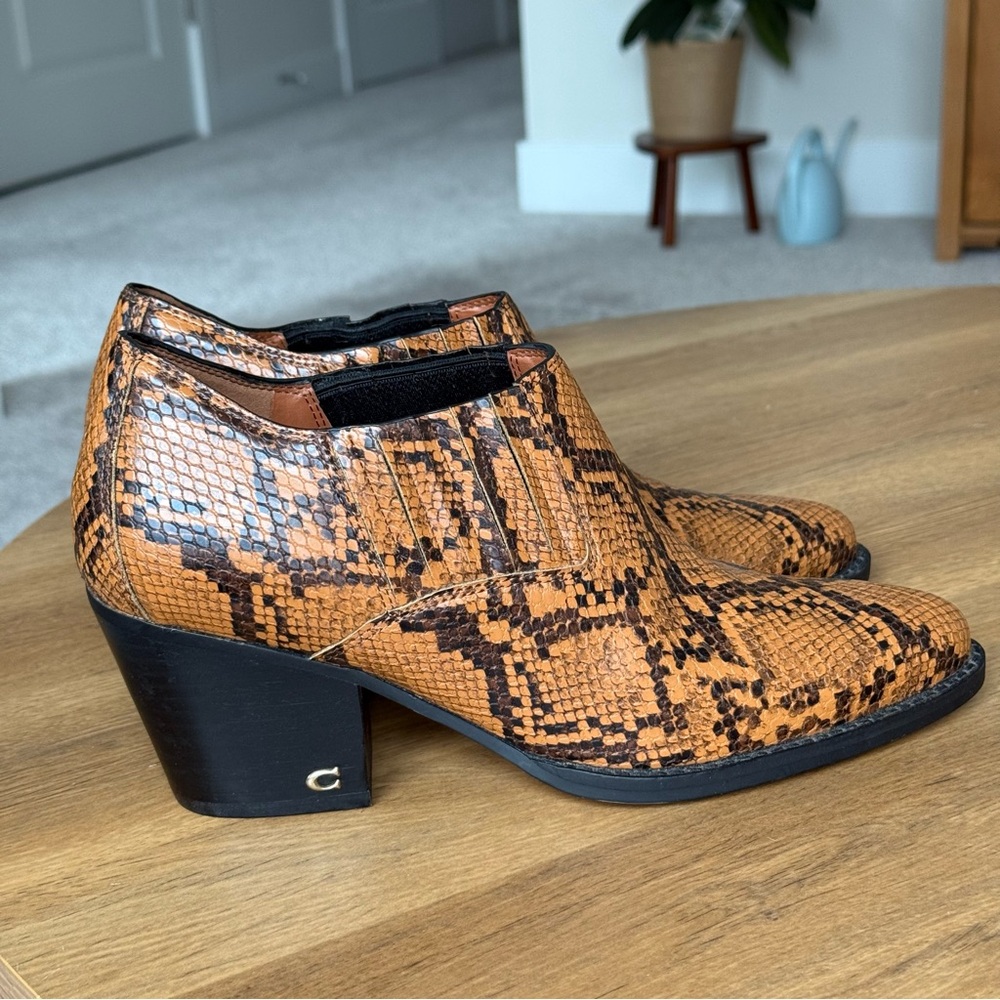 Coach Perri Snakeskin Print Booties Ankle Boots Caramel 9.5 - Picture 4 of 11